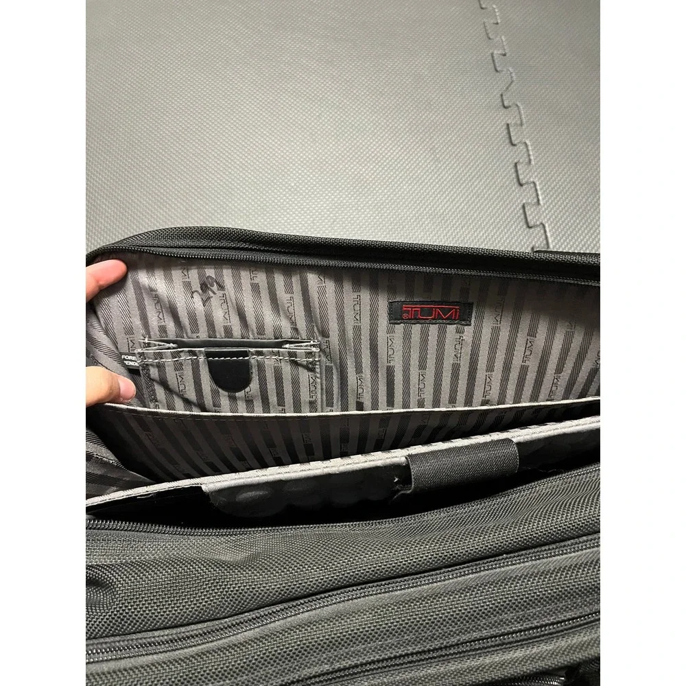 Tumi preowned normal